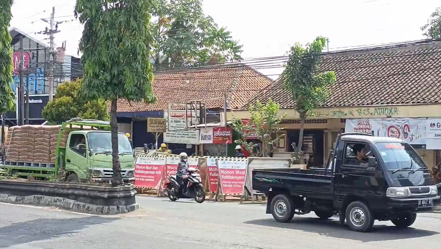 PT PGN Tbk Pasang jaringan gas di Jogja lokasi di Jl gejayan Sleman